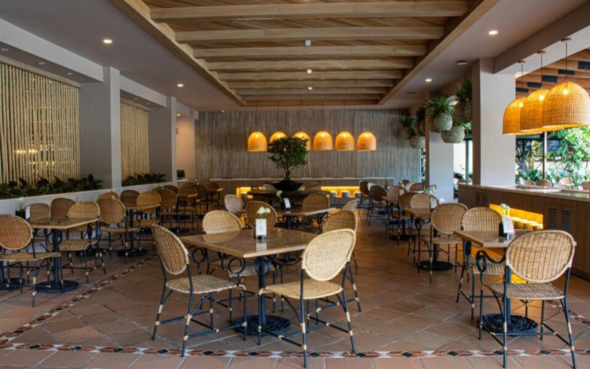 Hotel Estelar Altamira Ibagué Exteriér fotografie Interior of a typical restaurant in the city