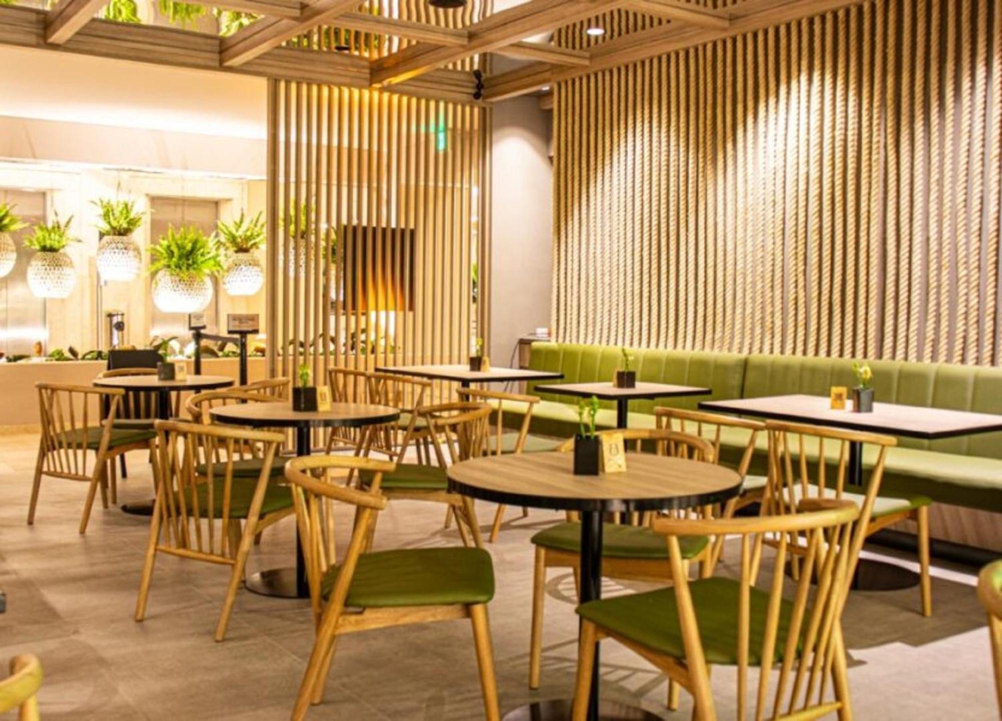 Hotel Estelar Altamira Ibagué Exteriér fotografie Interior of a typical Starbucks in China