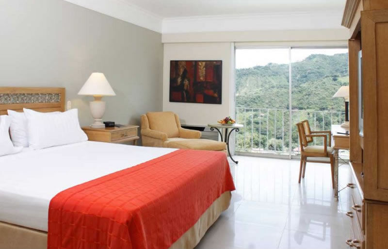 Hotel Estelar Altamira Ibagué Exteriér fotografie A room at the hotel